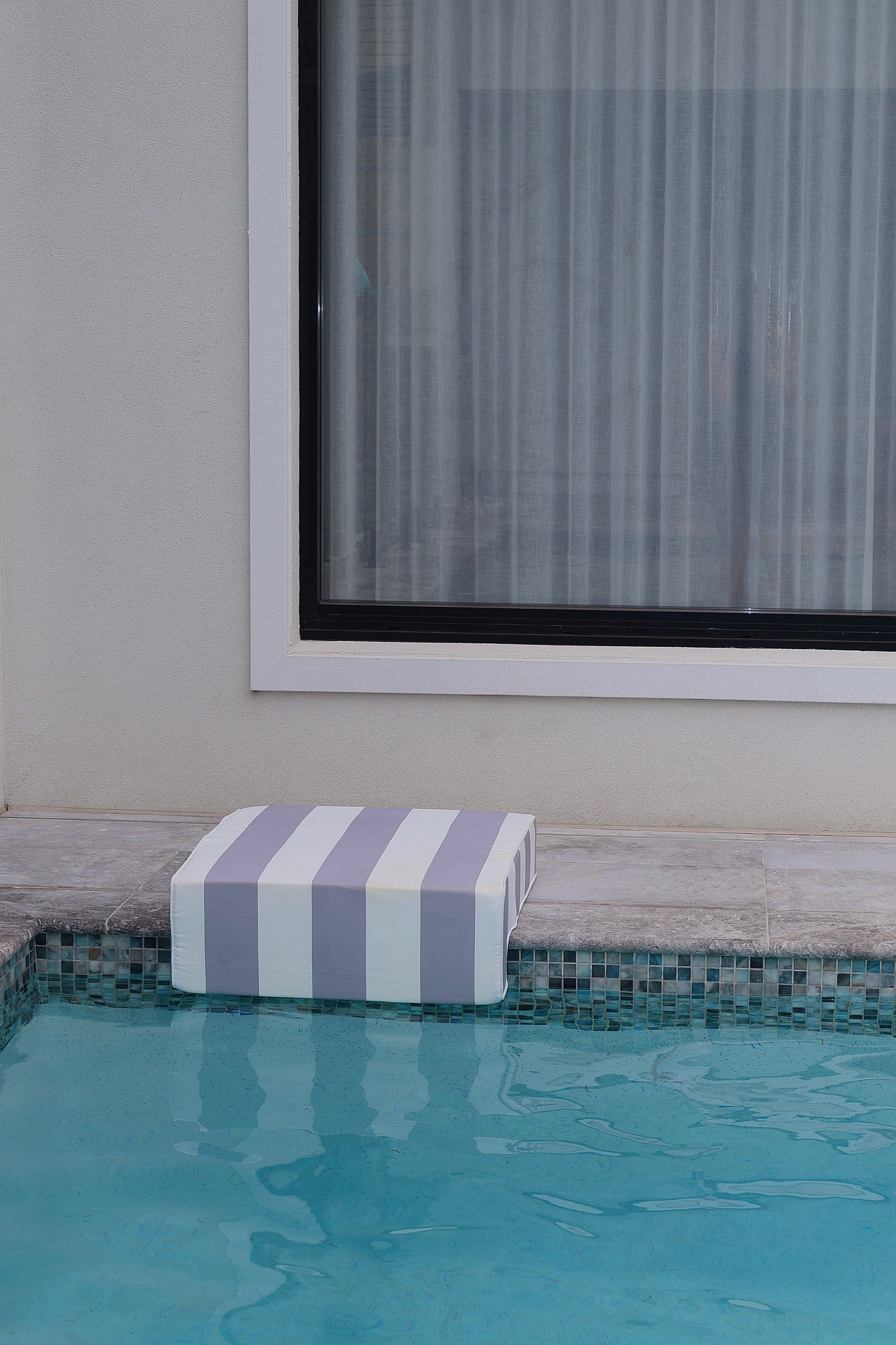 Single Pool Cushion - 600 x 550 mm
