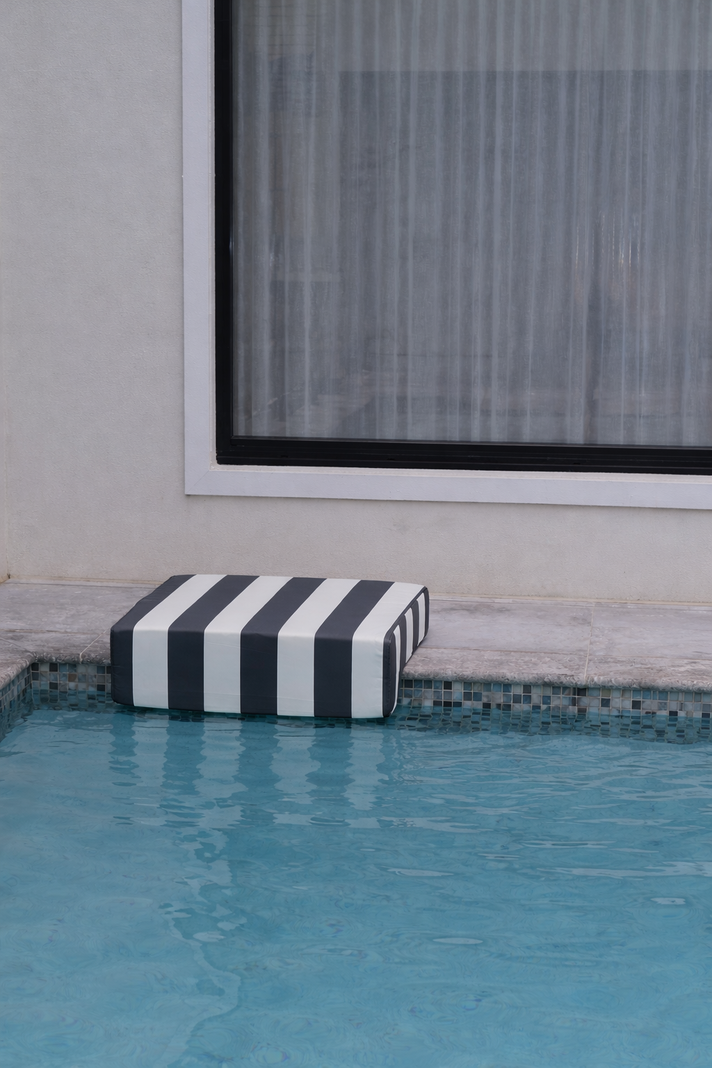 Single Pool Cushion - 600 x 550 mm