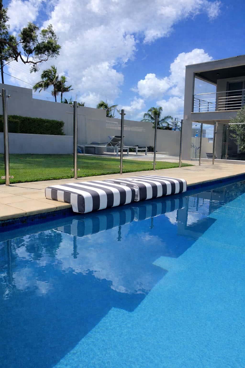 Single Pool Cushion - 600 x 550 mm